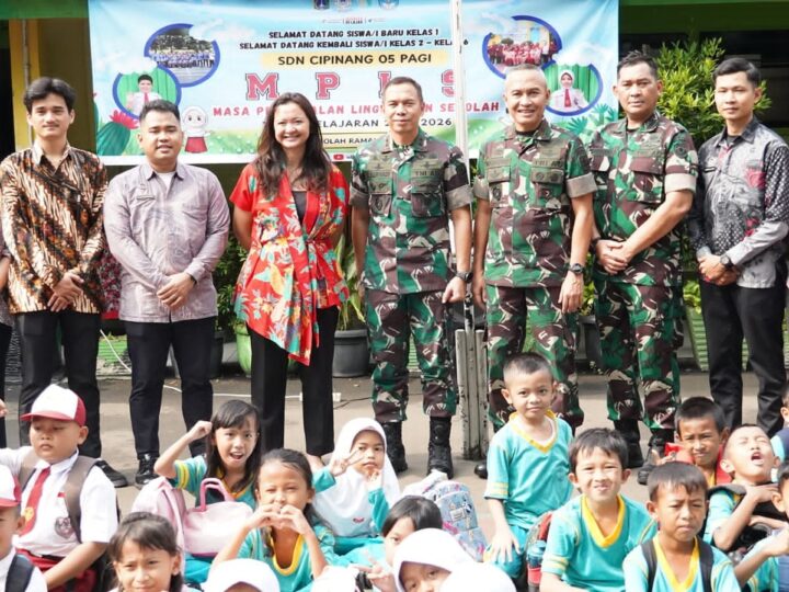 Danrem 051/Wijayakarta Mendampingi Pangdam Jaya Dalam Program Makan Bergizi di SDN 05 Cipinang Jakarta Timur