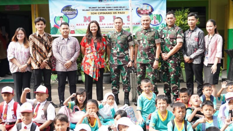 Danrem 051/Wijayakarta Mendampingi Pangdam Jaya Dalam Program Makan Bergizi di SDN 05 Cipinang Jakarta Timur