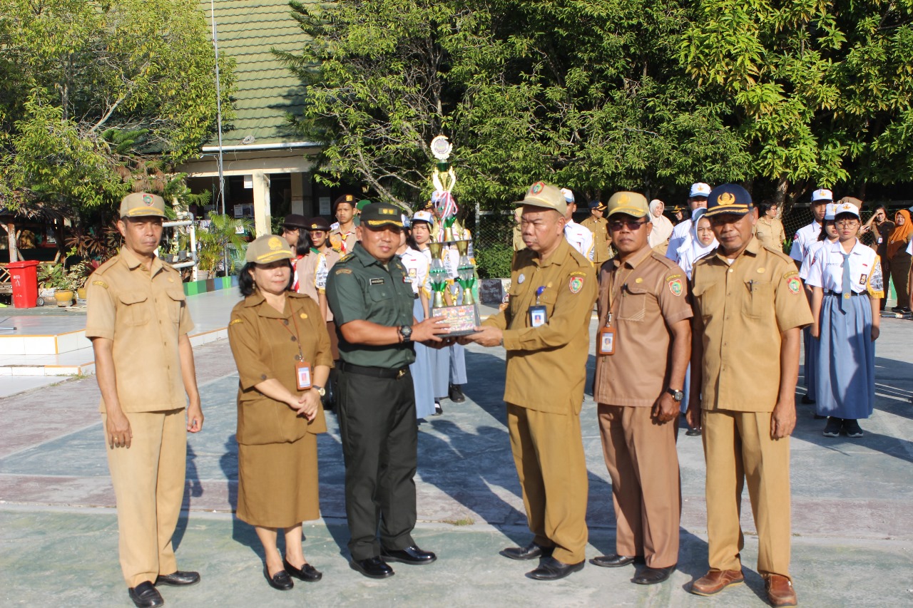 Kodim 1016/Plk Serahkan Piala Lomba Green Camp 2 Saka Wira Kartika Tahun 2025