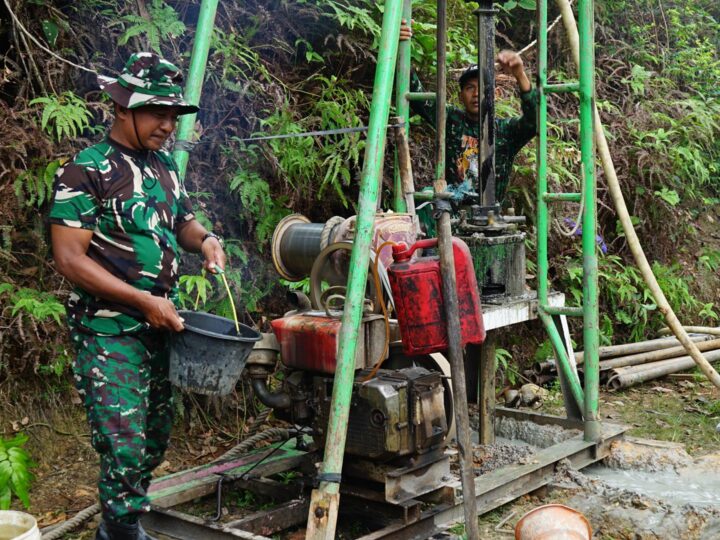 Solusi Penuhi Kebutuhan Air Bersih Satgas TMMD Kejar Pengerjaan Sumur Bor