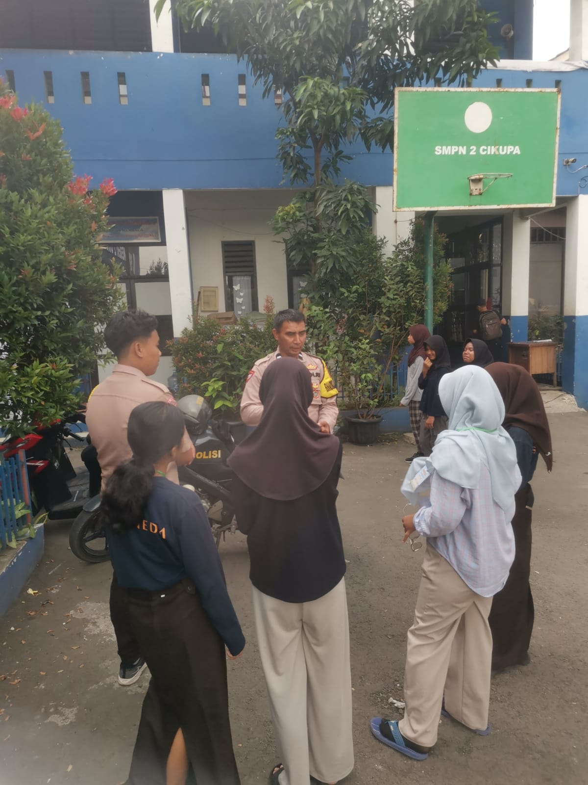 Sinergi Polri dan Sekolah: Babinkamtibmas Hadir di SMPN 2 Cikupa