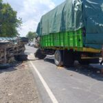 Lalu Lintas di Jalan Raya Camplong Sampang Macet Total, Dua Truk Terlibat Tabrakan Maut.