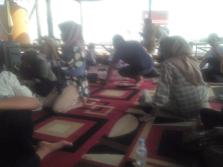 Seorang Warga Sampit Adakan Syukuran Telah Diterima Menjadi Pegawai PPPK Kotim