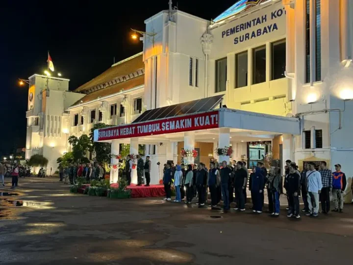 Ratusan Pasukan Gabungan Laksanakan Apel, Kota Surabaya Mulai Melaksanakan Sweeping Jam Malam.