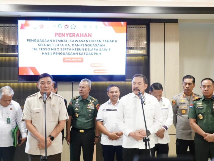 TNI Tegas Hadapi Perambah Hutan Ilegal