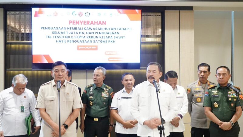 TNI Tegas Hadapi Perambah Hutan Ilegal