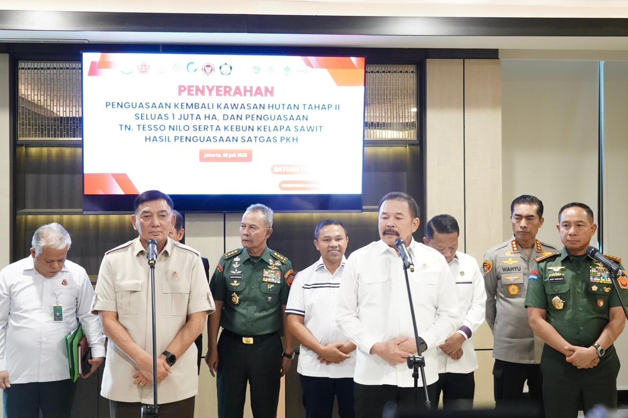 TNI Tegas Hadapi Perambah Hutan Ilegal