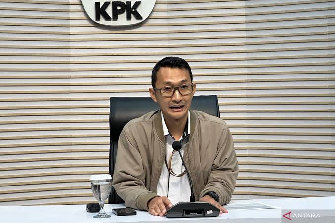 KPK Luruskan Soal Dugaan Pihak Yang Terjaring OTT Terkait Proyek Pembangunan Jalan di Provinsi Sumut, Hanya 5 Yang Jadi Tersangka.
