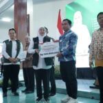 Gubernur Jatim Khofifah Indar Parawansa Sehari Kunjungan Kerja di Pacitan Gelontorkan Bantuan Ratusan Juta