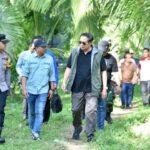 Susilo Bambang Yudhoyono (SBY) Mengeksplorasi Keindahan Sungai Kitri Pacitan Dengan Lukisannya.