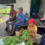 Babinsa Koramil 1015-13/Seruyan Hulu Melaksanakan Komsos Bersama Warga Desa Binaan