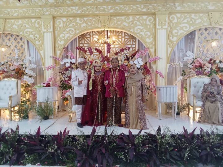 Selamat Atas Resepsi Pernikahan Ayintan Indah Nisa &Gilang Putri Dari Bapak Asmun/Ibu Sutihat  Berjalan Dengan lancar. 