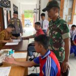 Berikan Rasa Aman, Babinsa 1016-03/Sepang Dampingi Pengecekan Kesehatan Anggota Paskibra