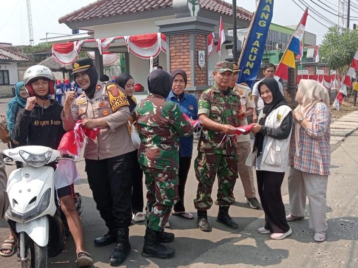 Jelang HUT RI ke-80, Kodim 0621/Kabupaten Bogor dan Forkopimda Bagikan Bendera Merah Putih di Jl. Tegar Beriman Cibinong