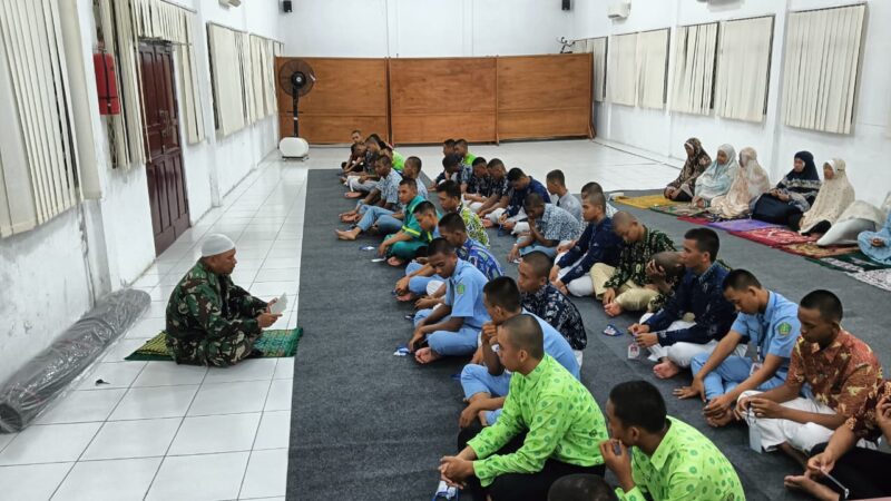 Persiapkan Upacara HUT RI Ke -80 Babinsa Berikan Binsuh Kepada Calon Paskibraka Tingkat Kabupaten