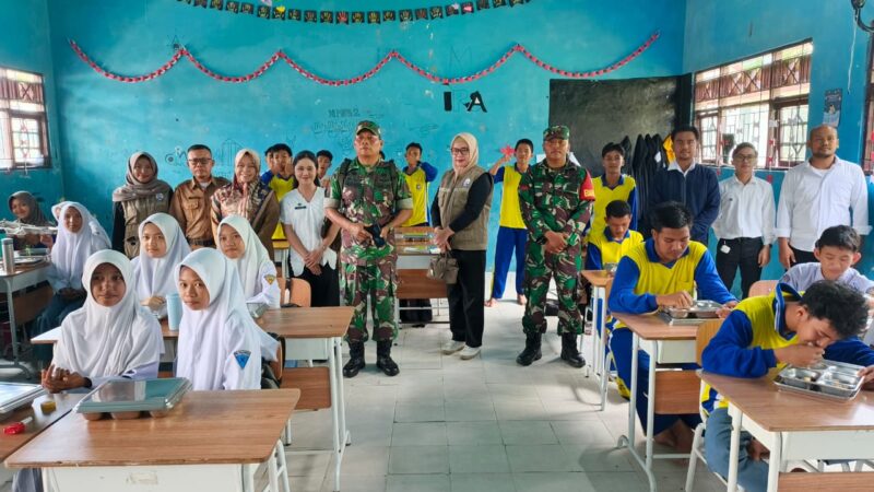 Babinsa Koramil 1015-09/Seruyan Hilir Dampingi Launching Program Makan Bergizi Gratis