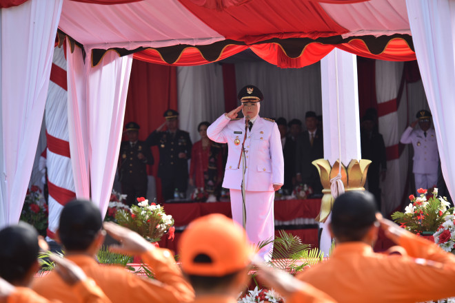 Memperingati HUT Ke-80 RI, Pemkab Kobar Gelar Upacara Pengibaran Bendera Merah Putih Secara Khidmat.