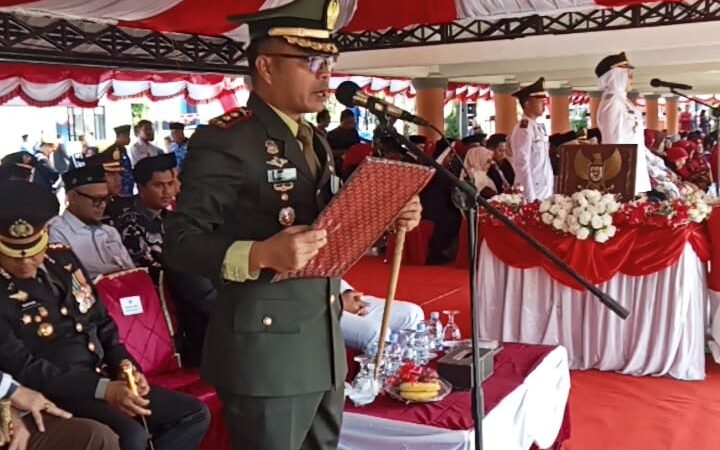 Dandim 0601/Pandeglang Bacakan Pembukaan UUD 1945 pada Upacara Peringatan HUT ke-80 RI di Alun-Alun Pandeglang