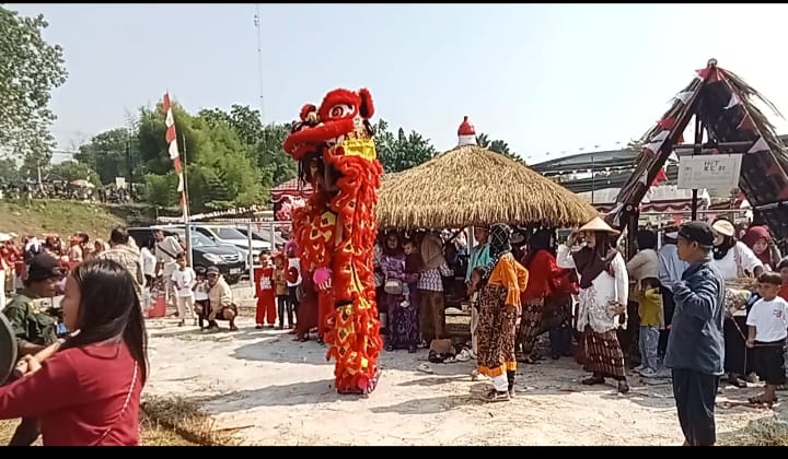 Memeriahkan Hut RI Ke-80, Warga Desa Jagabaya Gelar Karnaval dan Lomba Hias Gazebo Dan Barongsai