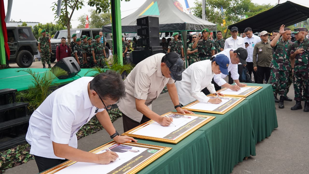 Danrem 051/Wkt Dampingi Menhan RI Kunjungan Kerja di Yonif TP 843/PYV