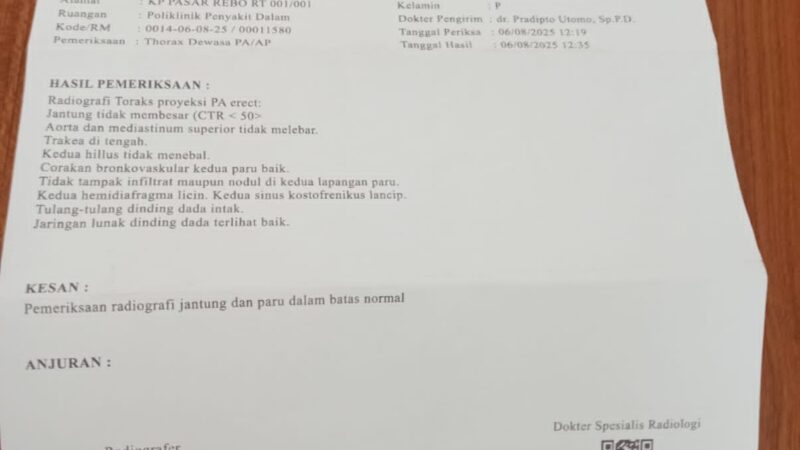 Saniman Suami Dari Almarhum Ibu Ade Alidah Mendatangi (RSUD) Tigaraksa Kabupaten Tangerang Untuk Mengambil Hasil Rontgen Almarhum.