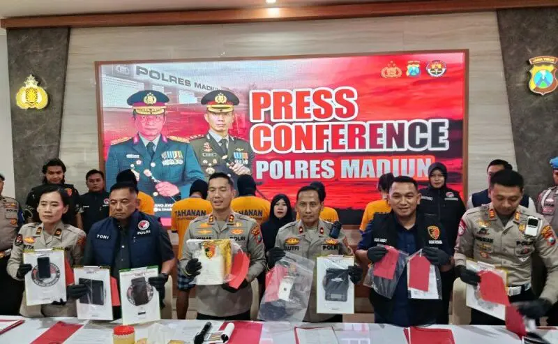 4 Pengedar Narkoba Ditangkap Tim Polres Madiun Dengan Barang Bukti 1,1 Kg Sabu-Sabu.