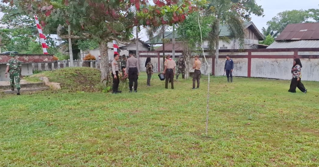 Jelang HUT ke-80 RI, Kodim 1015/Sampit Gelar Karya Bakti di TMP Batarung