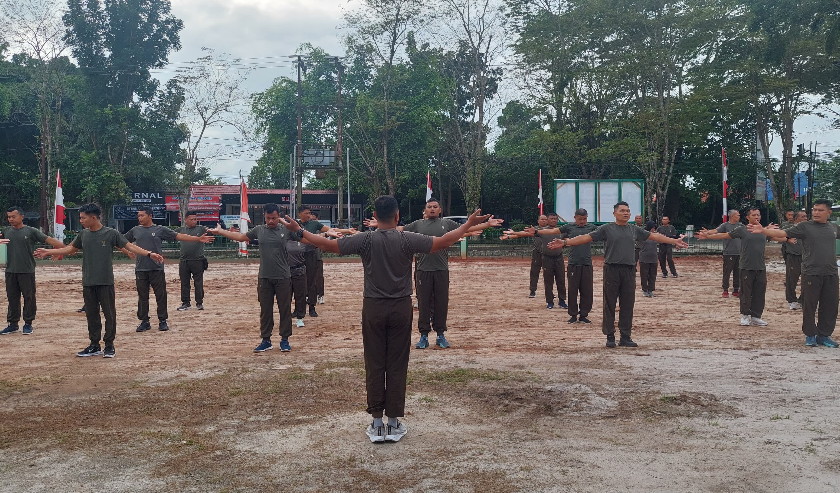 Jumat Sehat, Personil Kodim 1015/Sampit Laksanakan Olahraga Bersama
