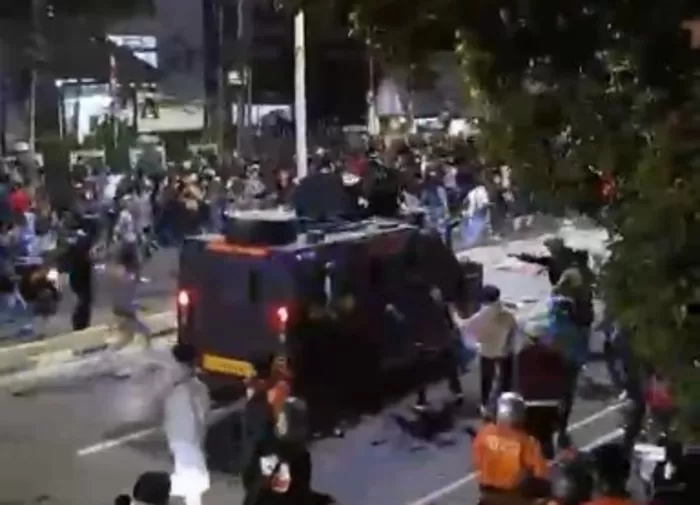 Terkait Insiden Rantis Brimob Tabrak dan Lindas Driver Ojol di Jakarta, Tujuh Personel Brimob Ditahan.