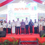 dr.H.Asri Ludin Tambunan Apresiasi Mahasiswa Berprestasi Di Universitas Satya Terra Bhinneka