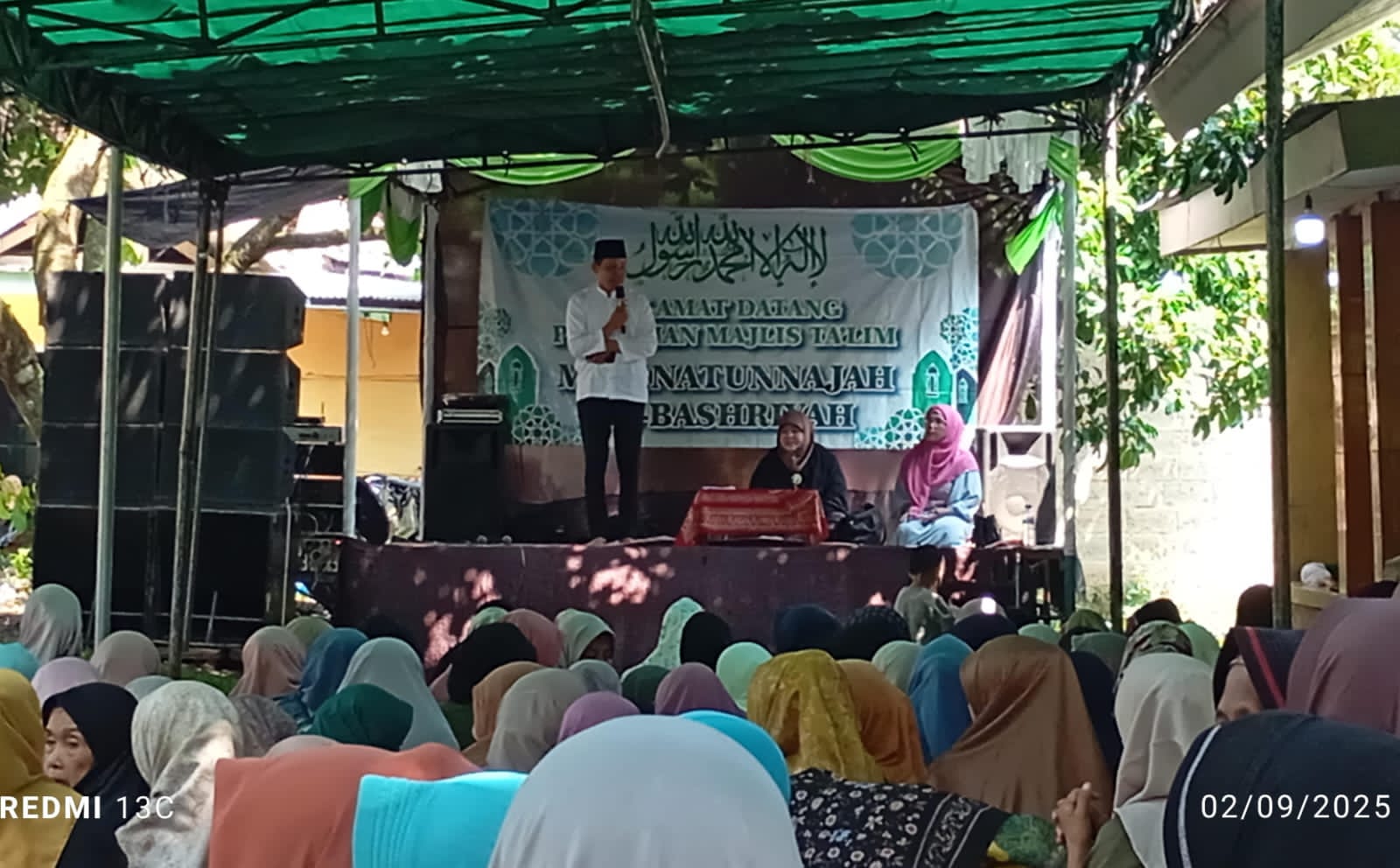 Kades Hendrik Beri Himbauan di Pengajian Madinatunnajah Albasiriyah di Kampung Cikandang Setu.