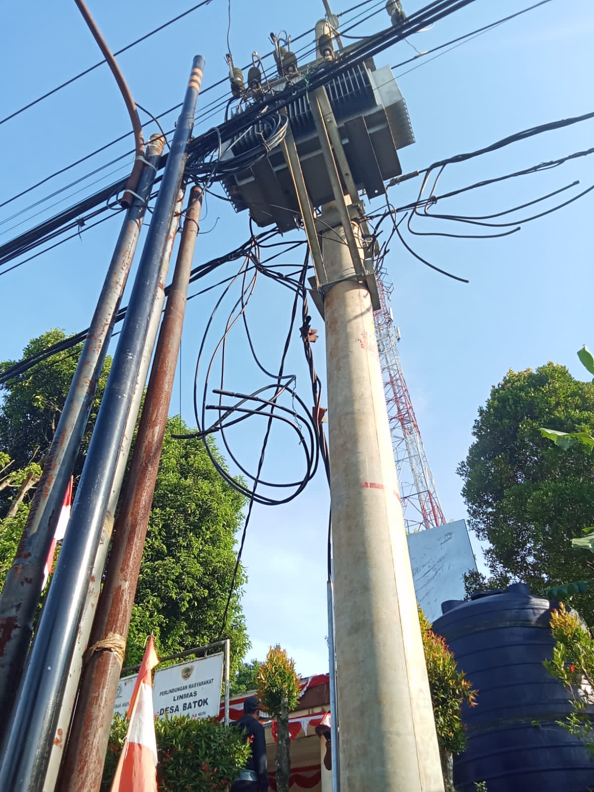 Pencurian Kabel di Gardu listrik PLN Mulai Marak Terjadi Di Kampung Cilejet Desa Batok Tenjo Bogor.