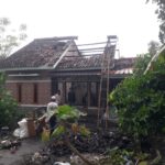 Rumah Warga di Parung Jahe Gatul Kebakaran, Dilalap Si Jago Merah, Api Diduga Berasal dari Atap Rumah Korban