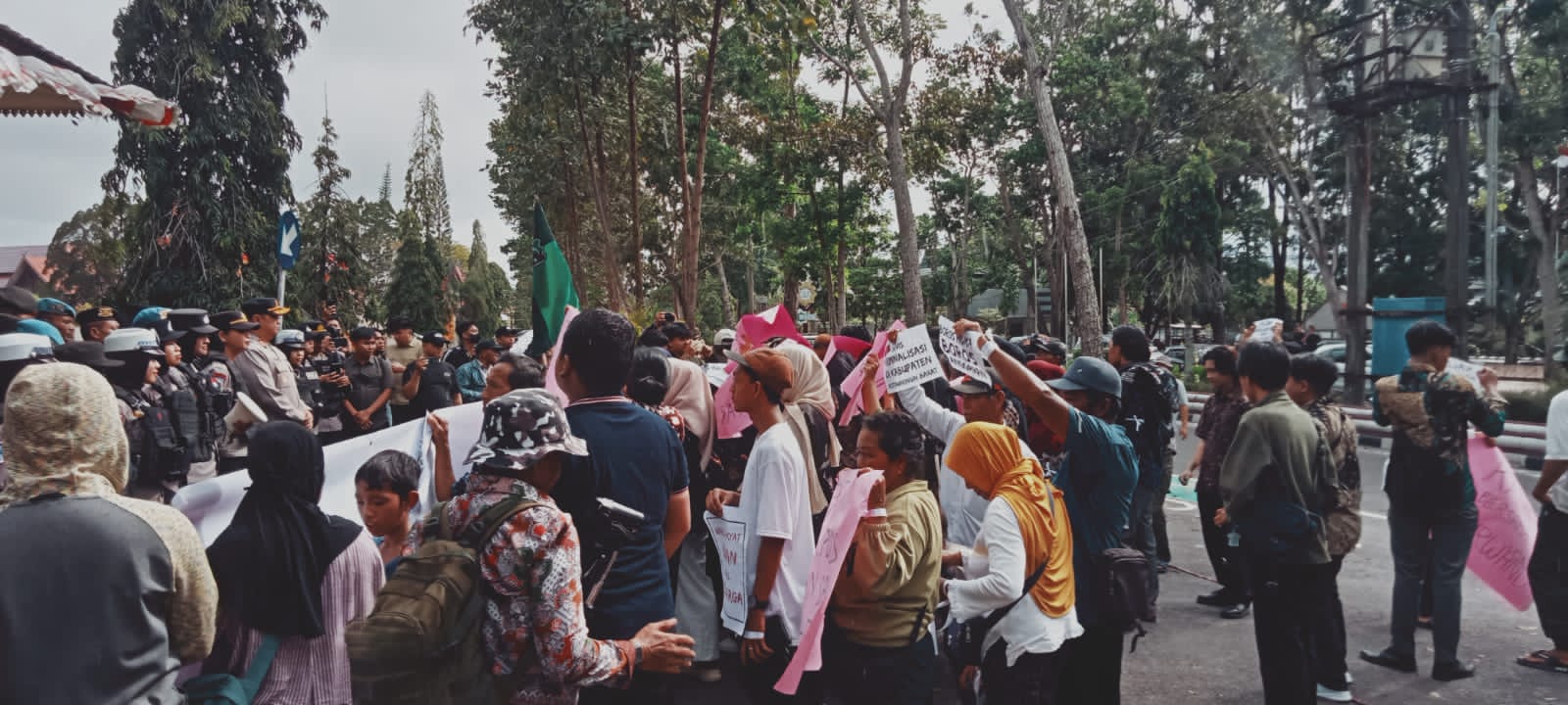 Sillaturahmi Akbar Mahasiswa dan Masyarakat Sipil Datangi DPRD Kobar, Suarakan Tuntutan