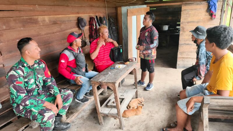 Guna Tercipta Situasi Kondusif Dan Aman Babinsa Komsos Serta Pantau Wilayah Binaan.