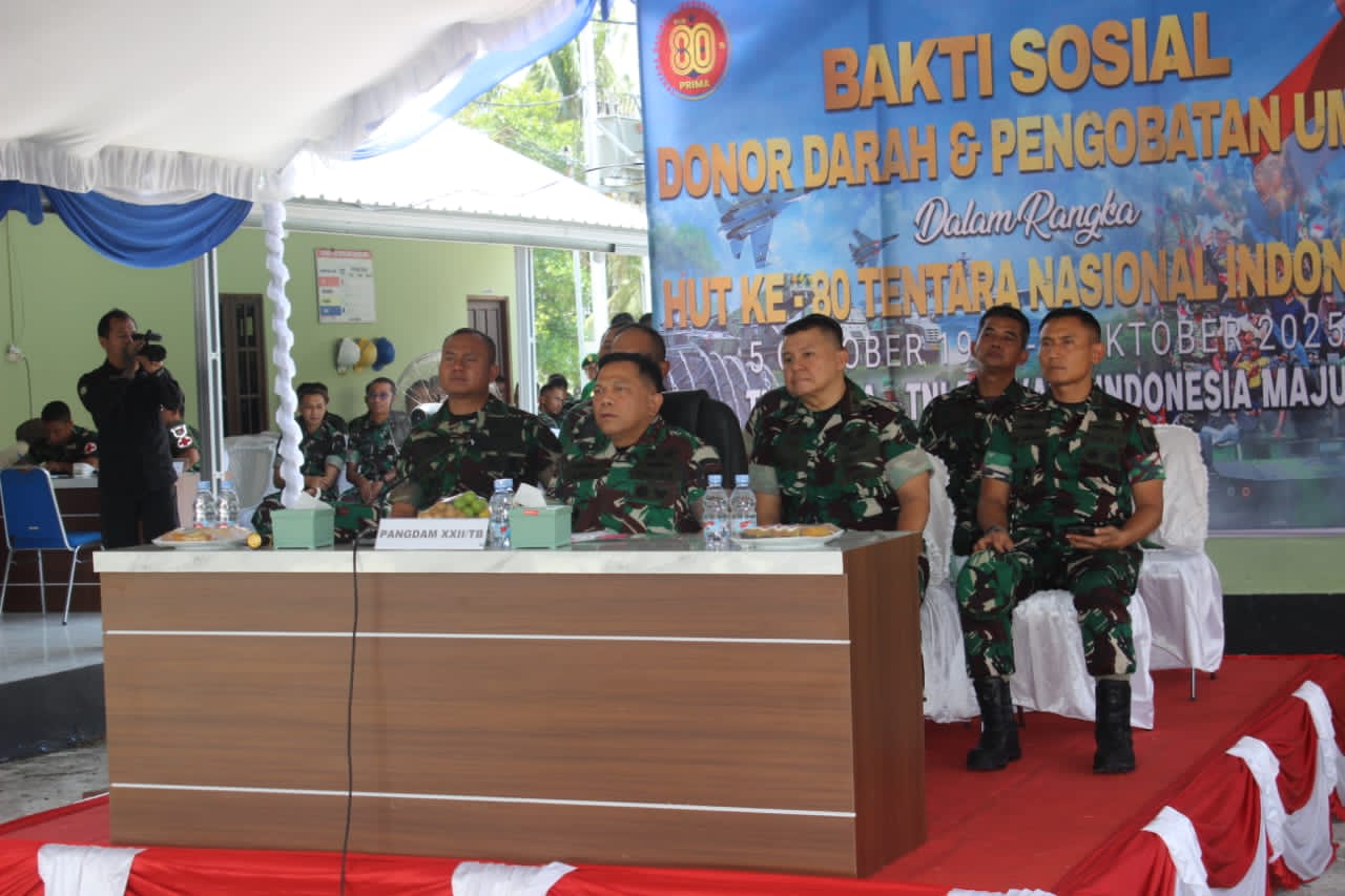 Babinsa Koramil Pahandut Kerahkan Warga Binaan Ikuti Pengobatan Umum, Sunatan Masal Dalam Rangka HUT TNI 2025