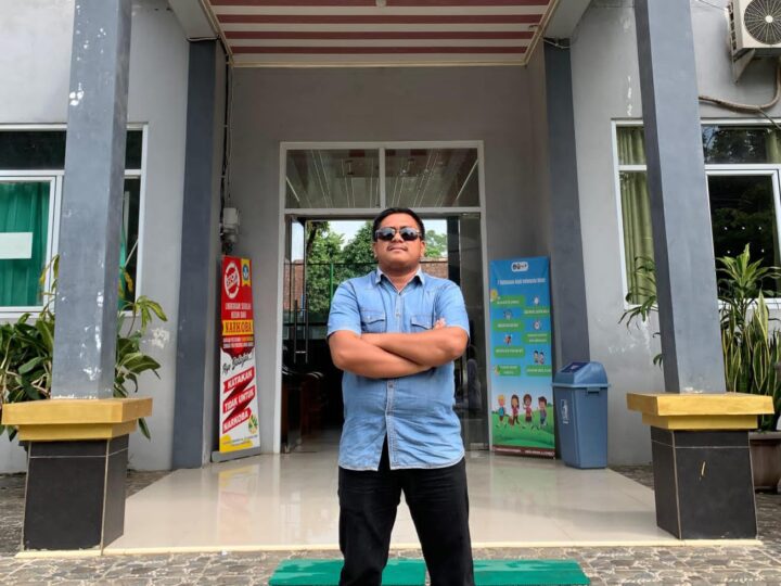 HERLAMBANG, SOSOK GURU MUDA DEDIKATIF