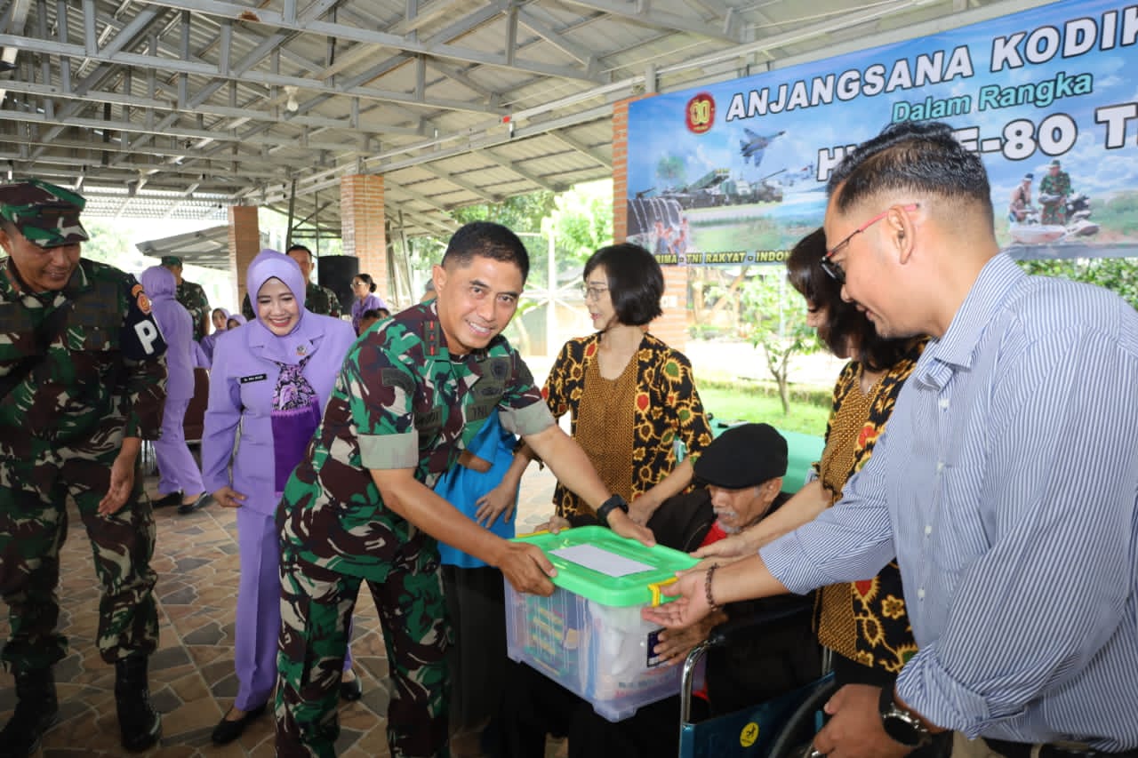 “TNI Bagikan Bantuan dan Layanan Kesehatan dalam Rangka HUT ke-80”