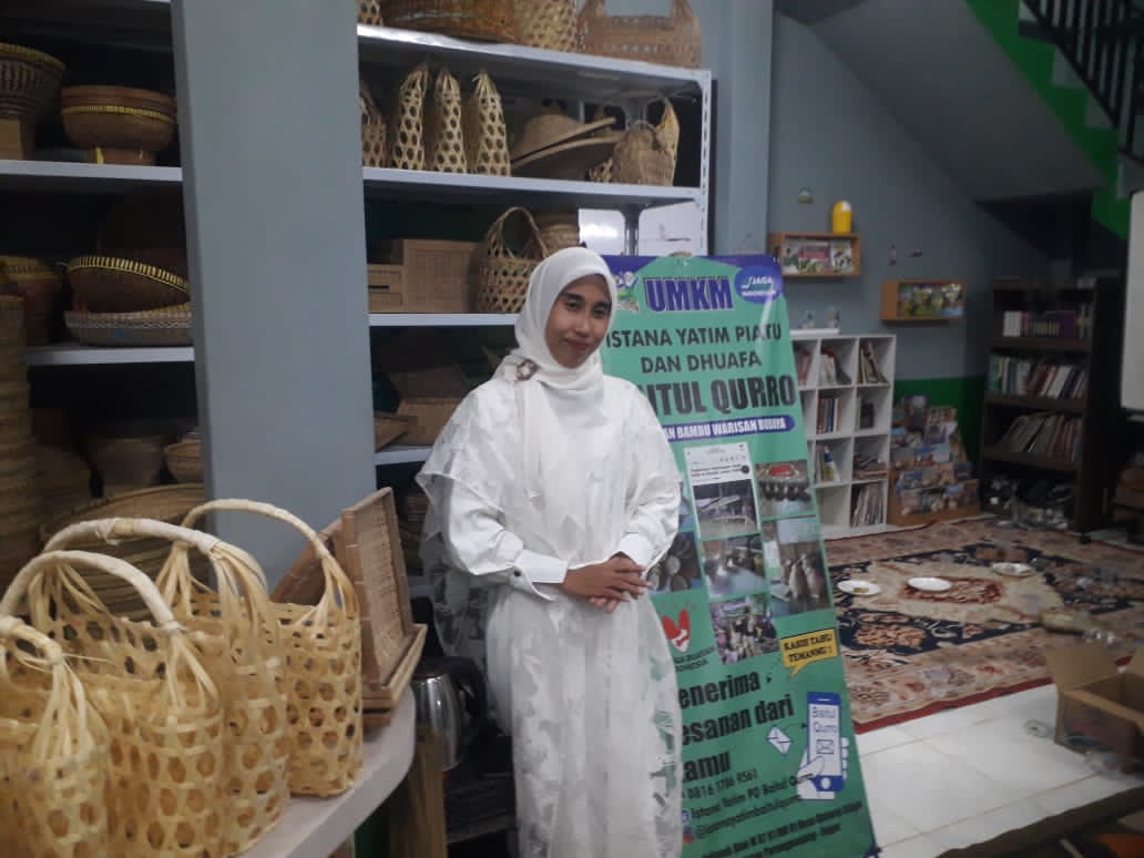 Bupati Bogor Rudy Susmanto, Hadiahi Ibadah Umroh Gratis Kepada Ayya Susi Damayanti.