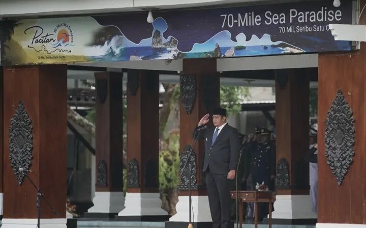 Wakil Bupati Pacitan Gagarin Sumrambah Bacakan Sambutan Menpora “Pemuda Jangan Hanya Jadi Penonton Tapi Harus Beraksi” Dalam Peringatan Hari Sumpah Pemuda ke-97.