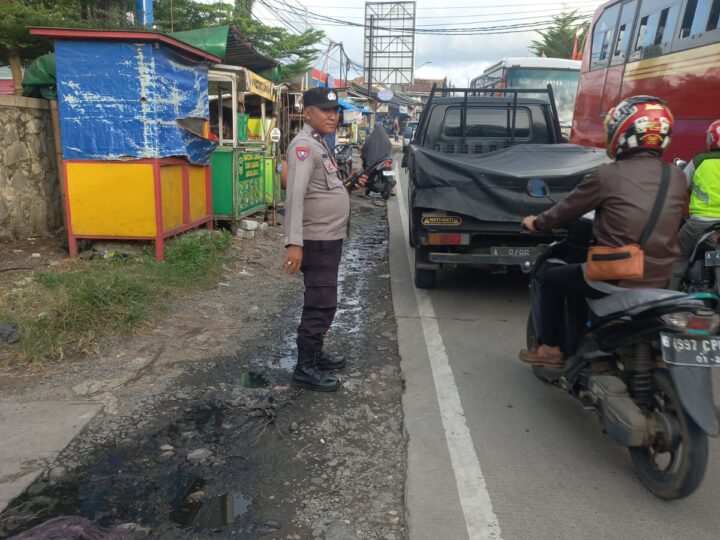Polsek Balaraja Polresta Tangerang Laksanakan Program Kapolda Banten PECAK Wujudkan Kamseltibcar Lantas Sore Hari