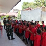 Tanamkan Rasa Cinta Tanah Air, Anggota Kodim 1016/Plk Berikan Materi Wasbang