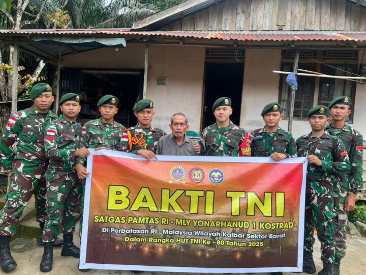 Satgas Pamtas RI-Malaysia Yonarhanud 1/PBC/1 Kostrad Gelar Anjangsana kepada Purnawirawan dan Veteran dalam Rangka HUT TNI ke-80