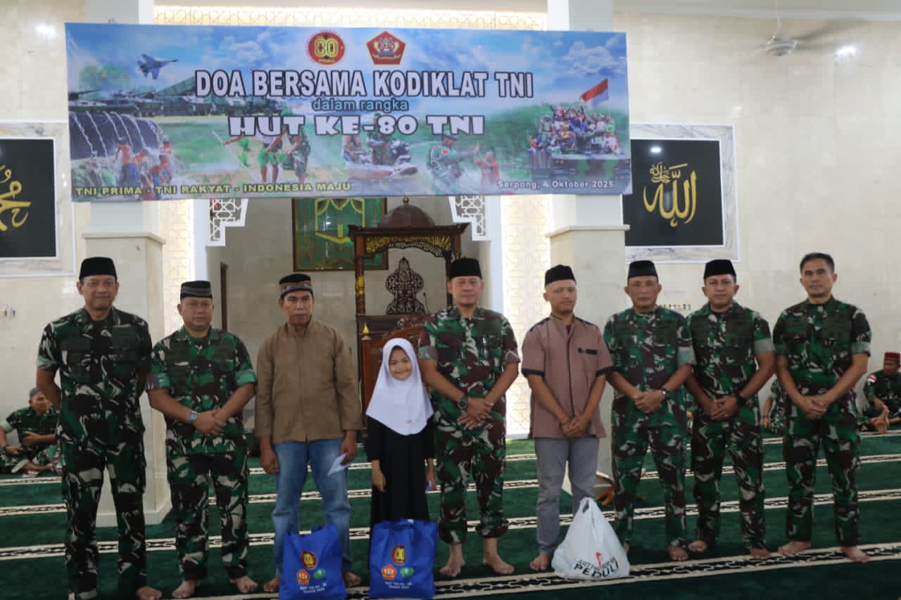 ‎Kodiklat TNI Rayakan HUT ke-80 dengan Doa Bersama dan Santunan di Masjid Al-Muhajirin”
