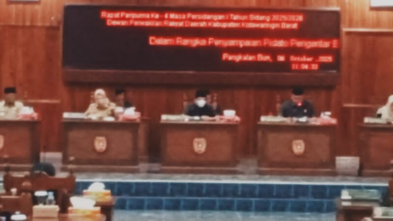 BUPATI KOTAWARINGIN BARAT SAMPAIKAN NOTA KEUANGAN DAN TIGA RANPERDA STRATEGIS PADA RAPAT PARIPURNA DPRD