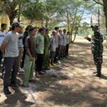 Kodim 1015/Sampit Melalui Koramil 1015-01/MHS Bersama Satpol PP dan BPBD Kabupaten Kotim Berikan Sosialisasi Penanggulangan Bencana Kepada Satlinmas.