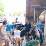 Jalin Kedekatan dengan Warga, Babinsa Adakan Komsos di Wilayah Binaan