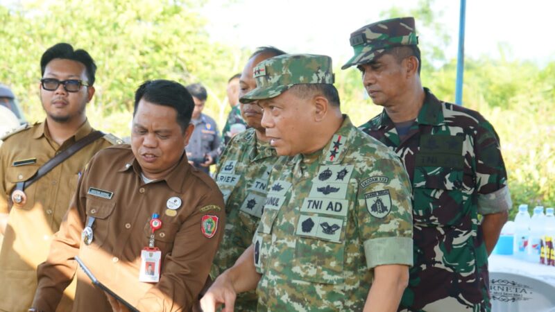 Perkuat Kekuatan Militer Kalimantan Tengah, Kasdim Palangka Raya Dampingi Pangdam XXII Tambun Bungai Tinjau Lokasi Pembangunan Resimen Induk