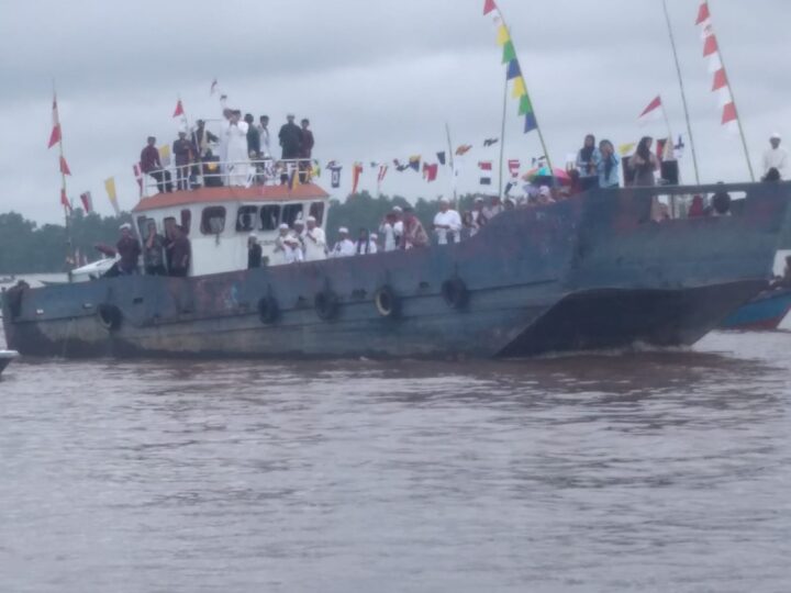 Acara Selamatan/Sedekah Laut di Pegatan Kabupaten Katingan Kalimantan Tengah Telah Dilaksanakan Secara Meriah, Aman dan Kondusif.