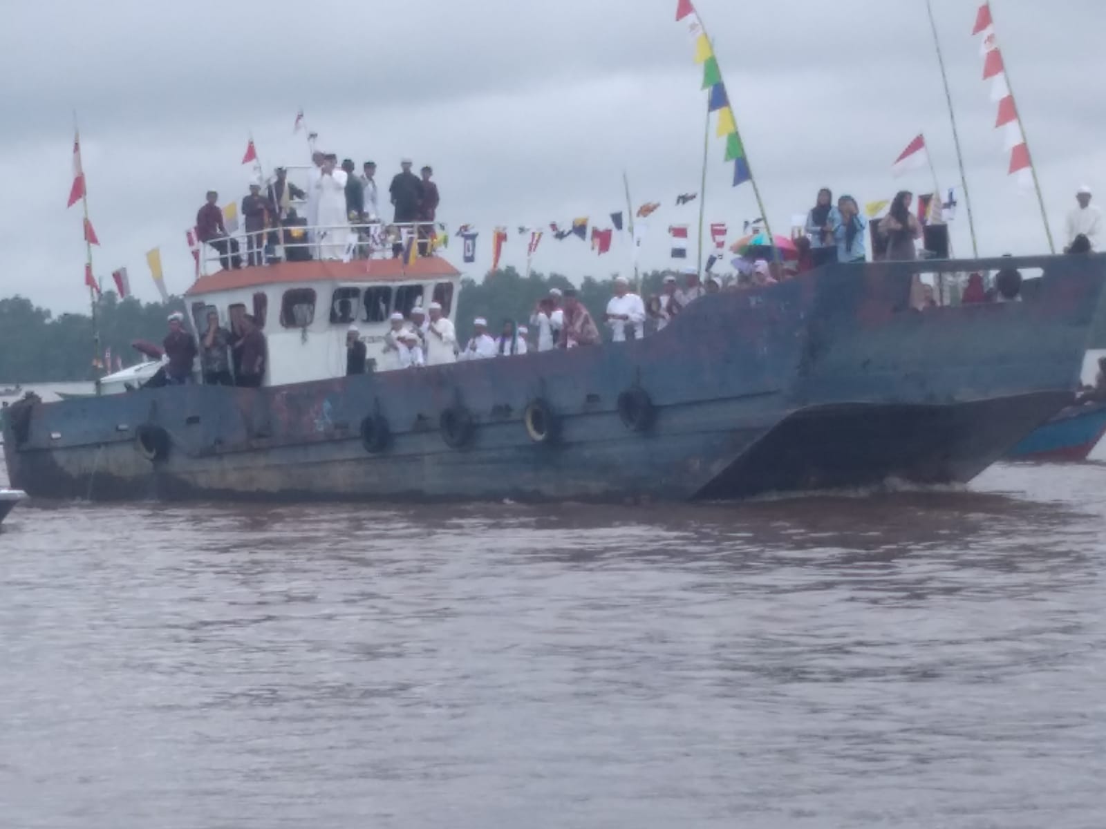 Acara Selamatan/Sedekah Laut di Pegatan Kabupaten Katingan Kalimantan Tengah Telah Dilaksanakan Secara Meriah, Aman dan Kondusif.